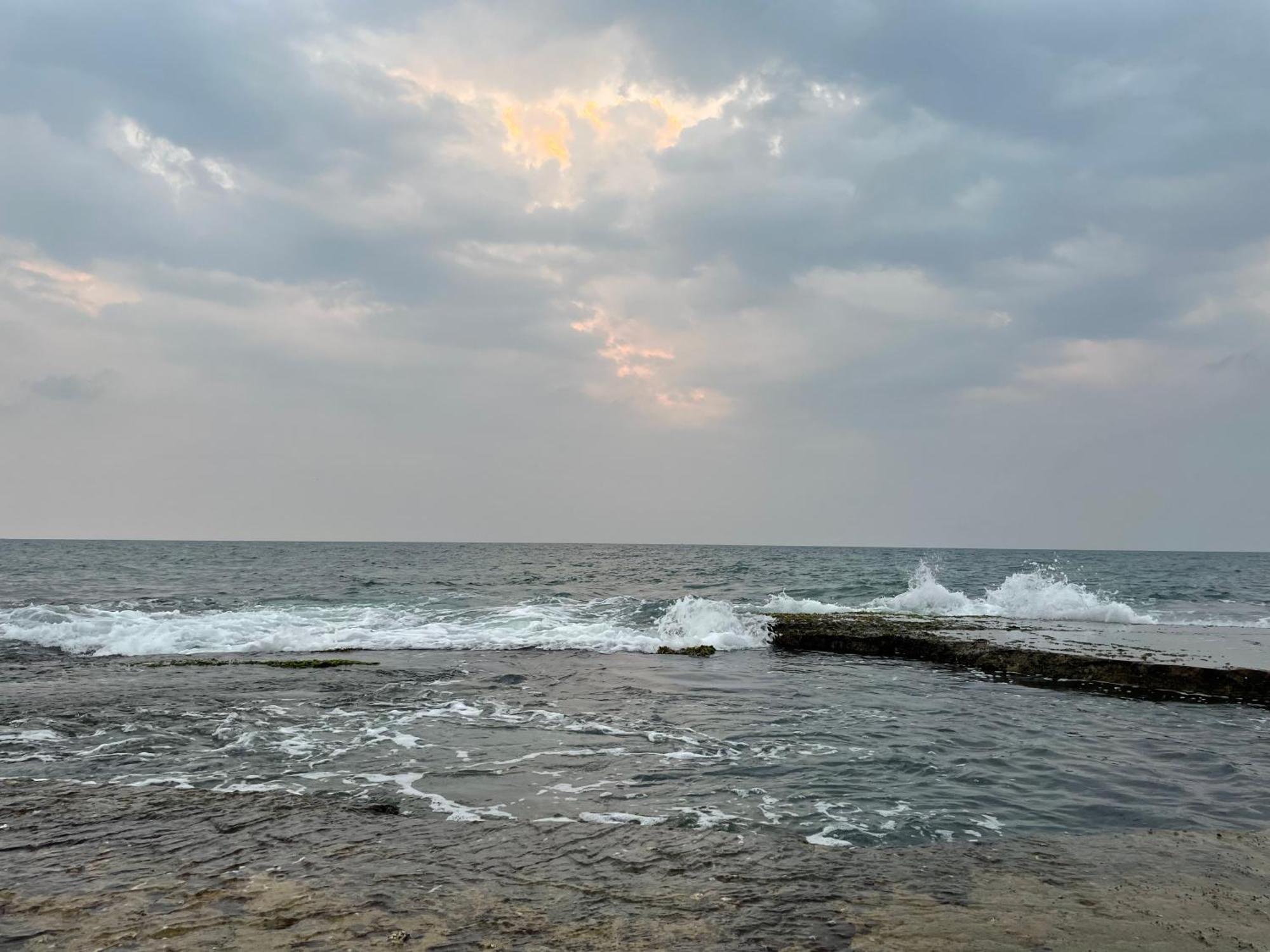 Negombo Morawala Beach Villa Exterior photo